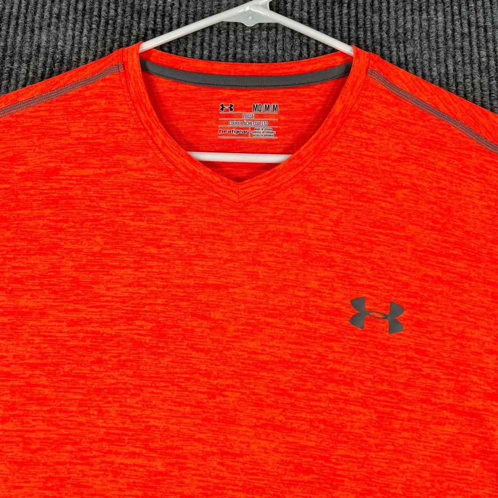 Under Armour Shirt Mens Medium Orange Short Sleeve Loose Fit Heat Gear Active